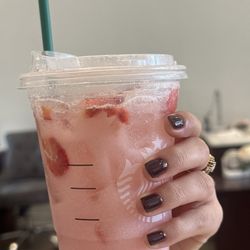 The Perfect Ten - Jackie was an absolute angel! My nails have never looked better. I never want to go anywhere else!
