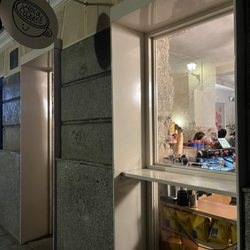 Hola Coffee - Exterior