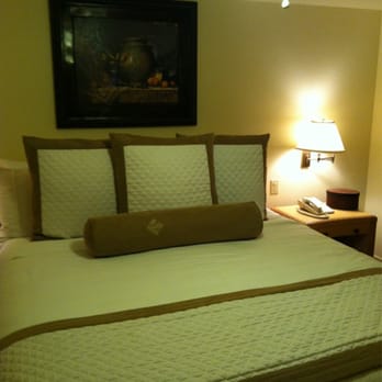 Coronado Beach Resort - Master bedroom - Hotels Near Me - Coronado, California Coronado Beach Resort - Master bedroom - Hotels Near Me - Coronado, California
