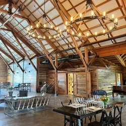 Bricoleur Vineyards - Inside seating
