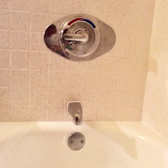 Island Transformations - Close up of tub and walls - Refinishing Services Near Me