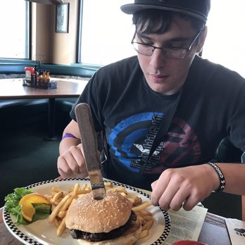 Black Bear Diner Katy - Big Bobs Bear Burger (Deluxe) looks when they bring it to you. This burger is minus the lettuce & tomato, so the burger is made to order. - Diners Near Me - Katy, Texas