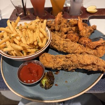 State Fare Kitchen & Bar-The Woodlands - San Luis Seafood Platter Dinner - Breakfast & Brunch Near Me - Spring, Texas State Fare Kitchen & Bar-The Woodlands - San Luis Seafood Platter Dinner - Breakfast & Brunch Near Me - Spring, Texas