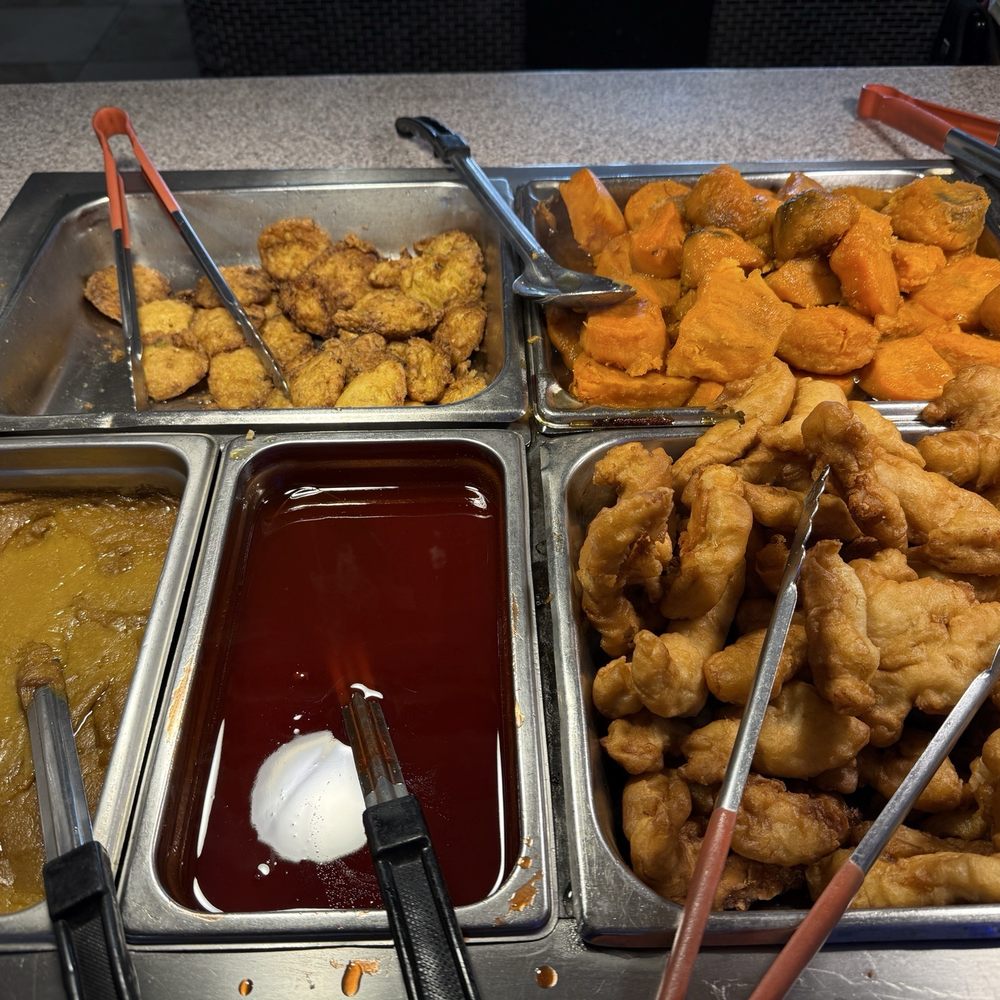 Buffet section -chicken Buffet section -chicken
