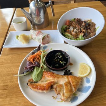 SushiStop Pasadena - Salmon skin salad Grilled salmon collard Yellowtail hand roll - Sushi Bars Near Me - Pasadena, California SushiStop Pasadena - Salmon skin salad Grilled salmon collard Yellowtail hand roll - Sushi Bars Near Me - Pasadena, California