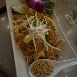 Bamboo Room - Pad Thai