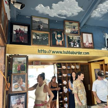 Bubba Burgers - Inside - Burgers Near Me - Kapaa, Hawaii