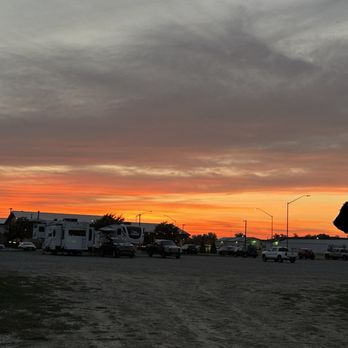 Canyon Creek Brewing - Beautiful sunset - Breweries Near Me - Billings, Montana Canyon Creek Brewing - Beautiful sunset - Breweries Near Me - Billings, Montana