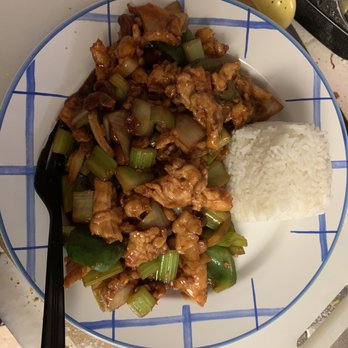 Bamboo Bamboo Chinese Restaurant - Cashew Nut Chicken + Rice - Chinese Near Me - Morro Bay, California