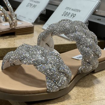 DSW - Shoe Stores Near Me - East Brunswick, New Jersey