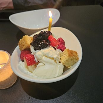 Echo & Rig - Strawberry shortcake sundae - Steakhouses Near Me - Henderson, Nevada