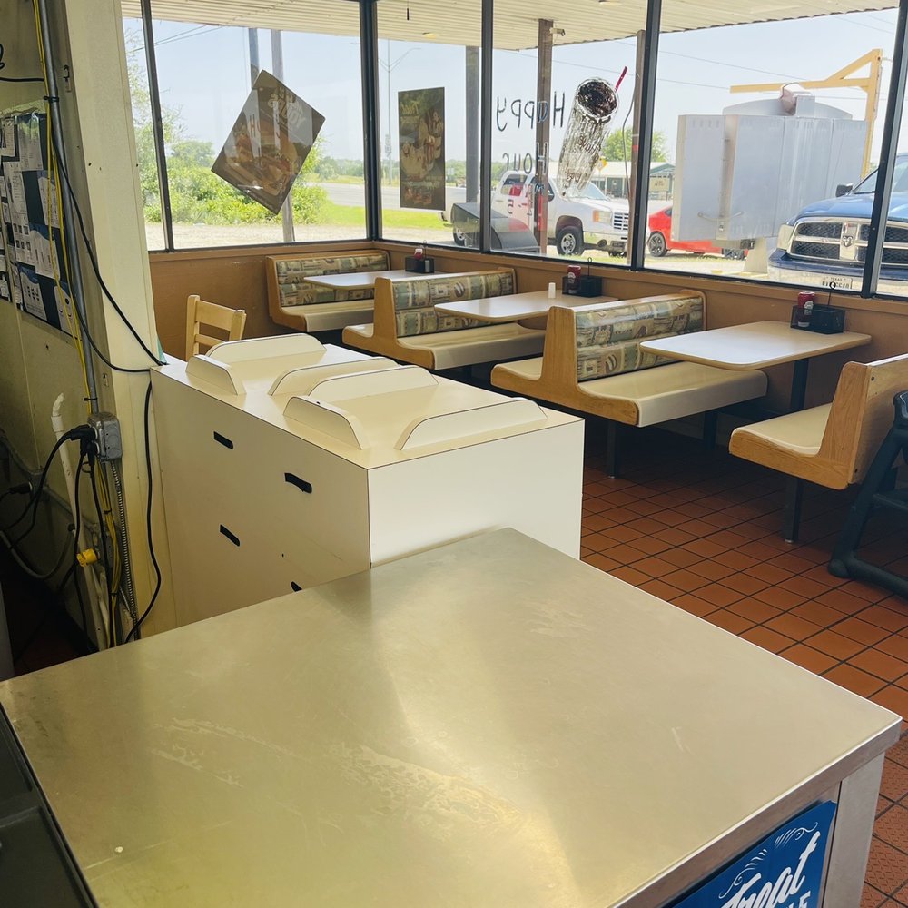 Dairy Queen - Eating Area - Fast Food Near Me - Goldthwaite, Texas