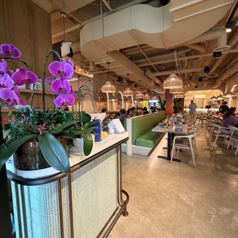 Pho Anh Vu - Interior - Vietnamese Near Me - Vancouver, British Columbia