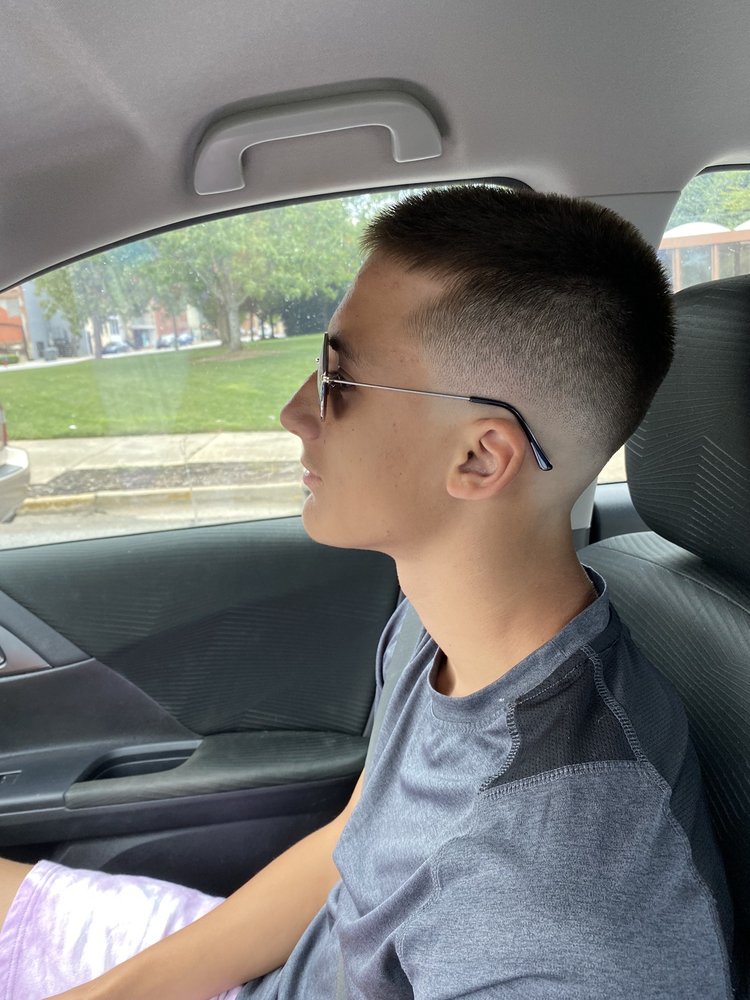 MARTIN’S BARBER SHOP Updated September 2024 130 S Pine St