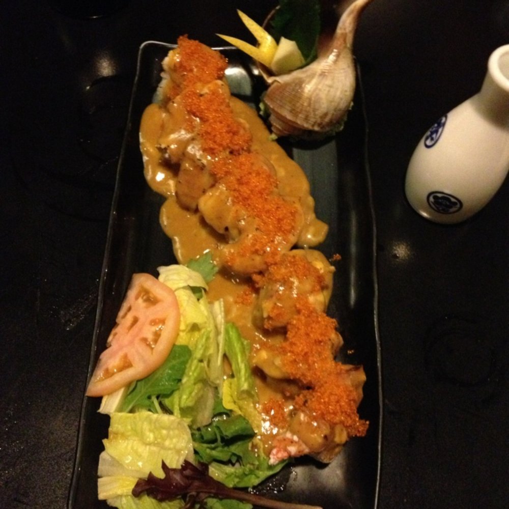 Manzo Japanese Itamae - Lobster deluxe roll - Japanese Near Me - Richmond, British Columbia