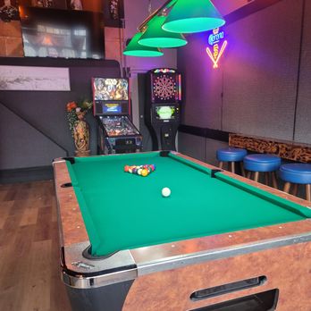 Kiitos - Free Pool on Tuesdays All Day - Sports Bars Near Me - San Francisco, California Kiitos - Free Pool on Tuesdays All Day - Sports Bars Near Me - San Francisco, California