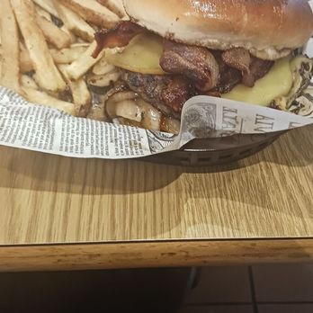 Lake Effect Bar and Grill - Fanny Hooe burger with fries. - American Near Me - Copper Harbor, Michigan