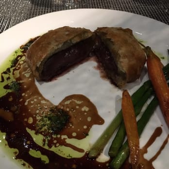Stage Restaurant - Beef Wellington - New American Near Me - Honolulu, Hawaii Stage Restaurant - Beef Wellington - New American Near Me - Honolulu, Hawaii