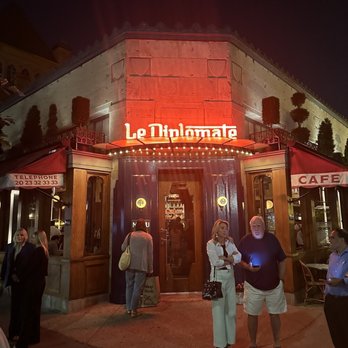Le Diplomate - Brasseries Near Me - Washington, DC, District of Columbia