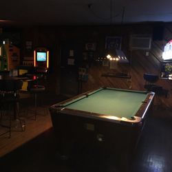 French Quarter - Upper pool table