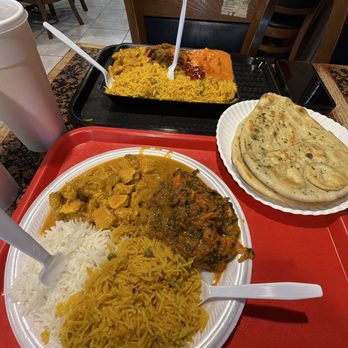 Spice Station - Butter chicken, garlic naan, spinach & chicken - Indian Near Me - Kingsville, Texas