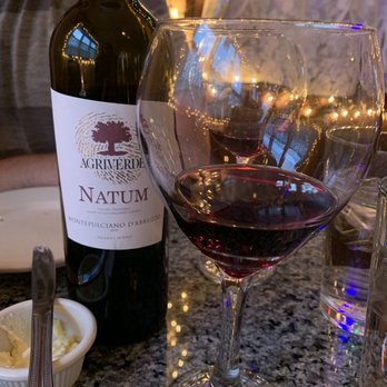 Isabella Cafe - Organic and vegan red wine - Italian Near Me - Tinley Park, Illinois