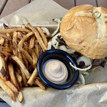 Upslope Brewing Company - Flatiron Park - Mushroom burger - Breweries Near Me - Boulder, Colorado