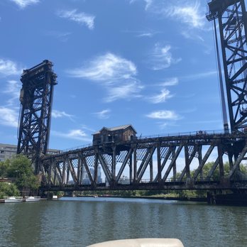 Chicago Boat Rentals - Boating Near Me - Chicago, Illinois