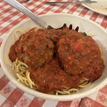 Buca di Beppo Italian Restaurant - Spaghetti with Meatballs - Italian Near Me - Huntington Beach, California Buca di Beppo Italian Restaurant - Spaghetti with Meatballs - Italian Near Me - Huntington Beach, California