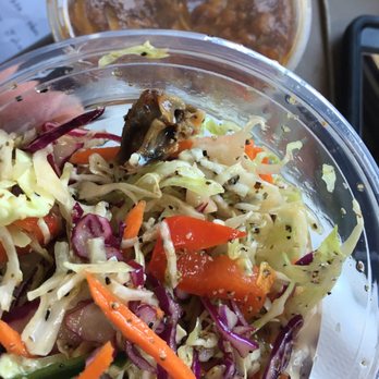 Roadside BBQ - Yummy chicken bones in my coleslaw! - Barbeque Near Me - San Rafael, California
