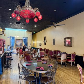 Pascucci - Inside - Italian Near Me - Santa Barbara, California