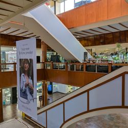 Pearlridge Center - Inside