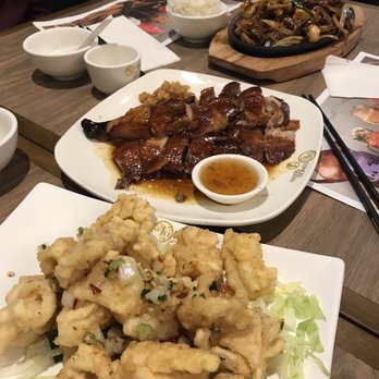 Congee Queen - Deept fried squid , bbq duck and beef with mushrooms on sizzling plate.. - Chinese Near Me - Mississauga, Ontario