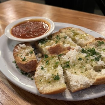 Adamo's - Garlic bread - New American Near Me - Sacramento, California