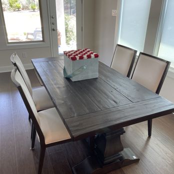 Quick Move ATX Delivery Services - Restoration Hardware dining table and chairs - Couriers & Delivery Services Near Me - Buda, Texas