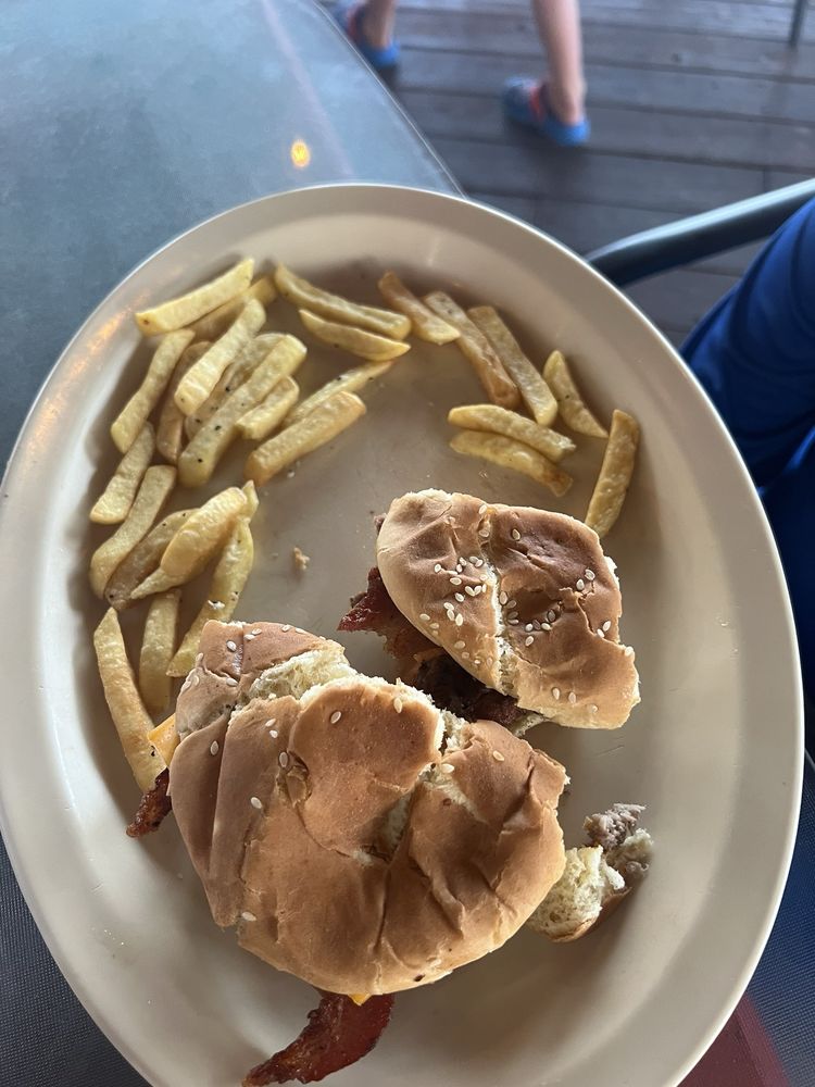 LOUIS’ BAIT CAMP & RESTAURANT Updated November 2024 90 Photos & 63