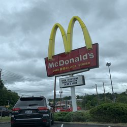 McDonald's - 'M' - XL large one - Haverstraw