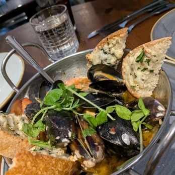 Wence's - Sauteed black mussels - New American Near Me - Pleasant Hill, California