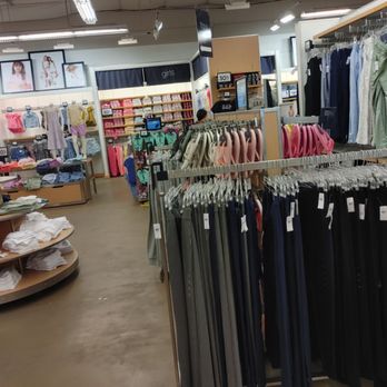 Gap Factory - Women's Clothing Near Me - Troutdale, Oregon