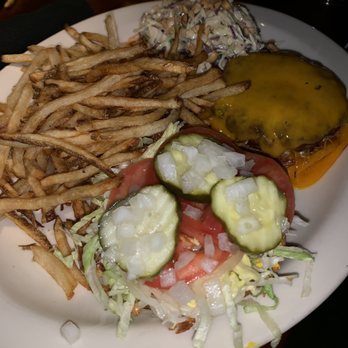 131 MAIN Restaurant - Classic Cheeseburger - New American Near Me - Blakeney, North Carolina 131 MAIN Restaurant - Classic Cheeseburger - New American Near Me - Blakeney, North Carolina