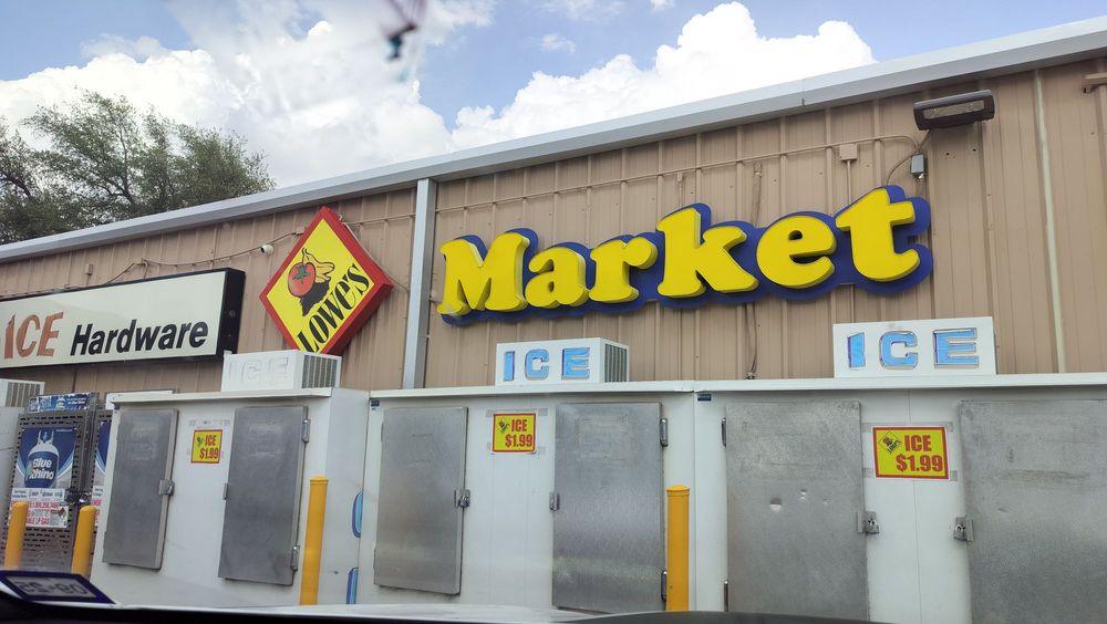 Lowe's Market Logo
