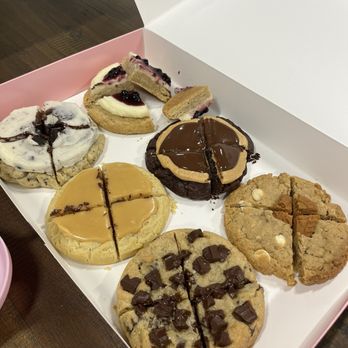 Crumbl - Reston - Bakeries Near Me - Reston, Virginia