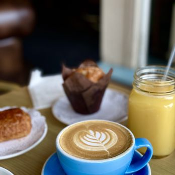 R Cafe & Tea Boutique - Latte, orange juice , croissant and Muffin - Coffee & Tea Near Me - New Rochelle, New York