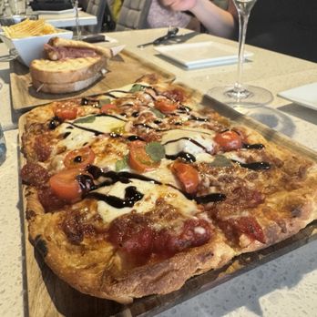 Wine Down Lounge - Margarita flatbread - Wine Bars Near Me - Gilbert, Arizona