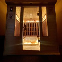 Alpha Cryo - Alpha Cryo Himalayan Salt light Infrared Sauna
