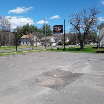 Bond 124 - Italian Near Me - Somers, Connecticut