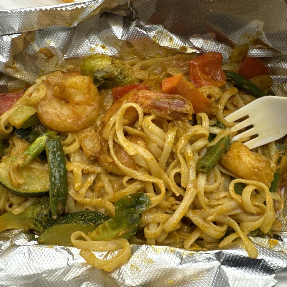 Rice noodle w/ shrimps, vegetables-broccoli, carrot, zucchini, green bean, brussel sprout, red bell pepper & coconut milk sauce. Rice noodle w/ shrimps, vegetables-broccoli, carrot, zucchini, green bean, brussel sprout, red bell pepper & coconut milk sauce.