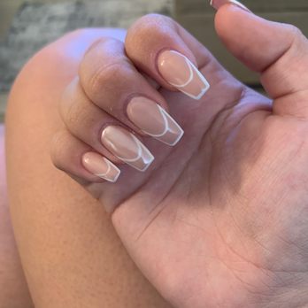 Palm Nails - U can see some of the streakyness in this pic. Also cuticles didn't even get taken care of at all. - Nail Salons Near Me - La Quinta, California