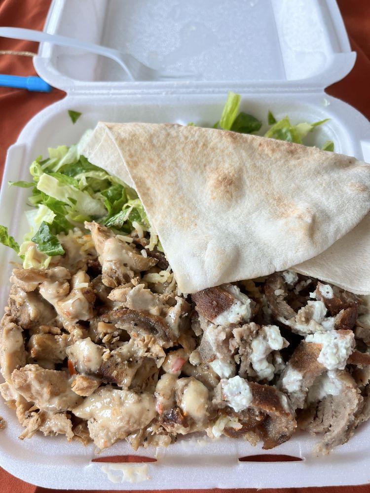 Food from Baraka Shawarma