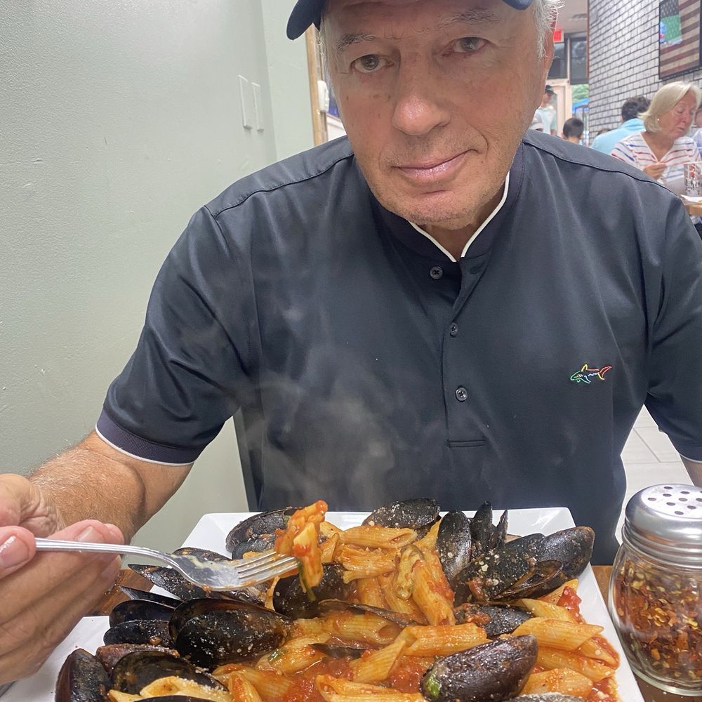 Mussels over penne! My Italian husband Domenic is so picky and he loved this! I got eggplant for the second time this week Superb service!
